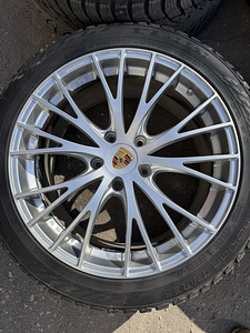 20" диски Porsche Panamera 5x130 + шипованные шины 9мм (2 фото из 8)