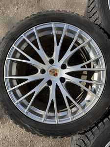 20" диски Porsche Panamera 5x130 + шипованные шины 9мм (4 фото из 8)