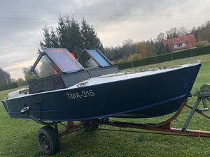 Алюминиевая лодка (3 фото из 8)