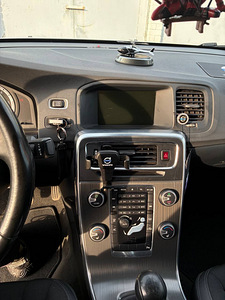 VOLVO S60 (3 фото из 15)