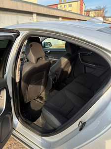 VOLVO S60 (4 фото из 15)