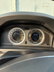 VOLVO S60 (6 фото из 15)