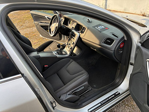 VOLVO S60 (7 фото из 15)