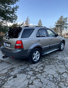 KIA Sorento (2 фото из 10)
