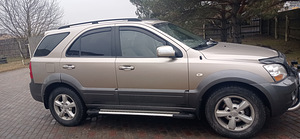 KIA Sorento (3 фото из 10)