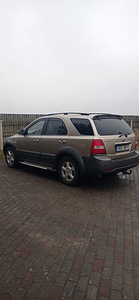 KIA Sorento (9 фото из 10)