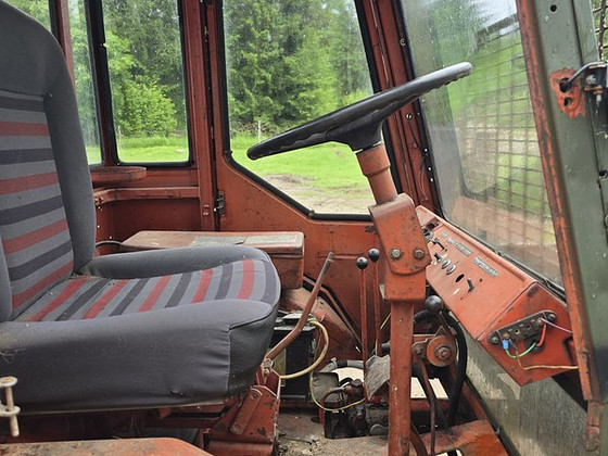 Müüa traktor T 16