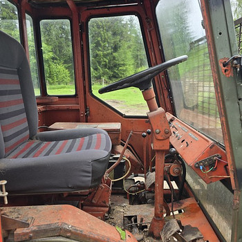 Müüa traktor T 16