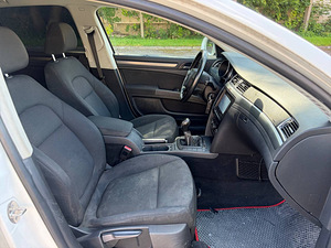 SKODA SUPERB (6 foto / 8)