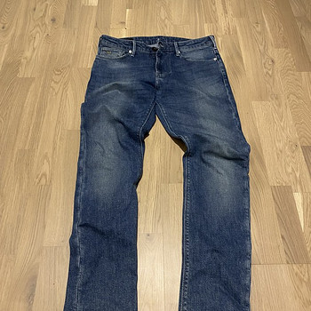 Джинсы Armani