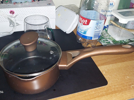 Новый, кастрюля с ручкой, но без упаковки