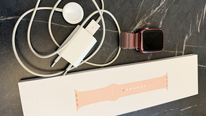Apple Watch Series 5, 44 мм (2 фото из 3)
