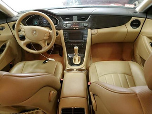 Бежевый интерьер CLS W219 (2 фото из 2)