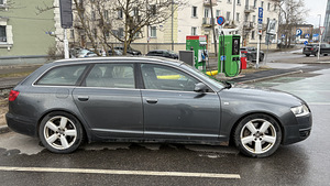 Audi A6 C6 3.0TDI S-LINE (5 фото из 11)