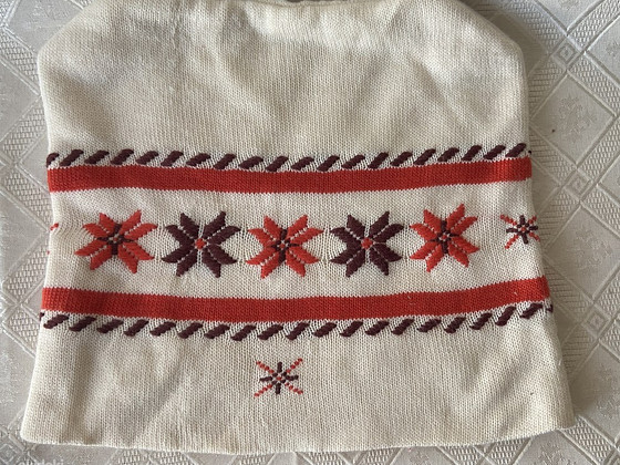 Mustriga müts