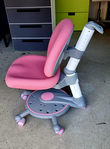 Ergonoomiline ja reguleeritav laste koolitool jalatoega (1 foto / 3)