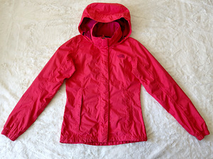 Легкая весенне-осенняя куртка The North Face XS, очень хорош (1 фото из 6)