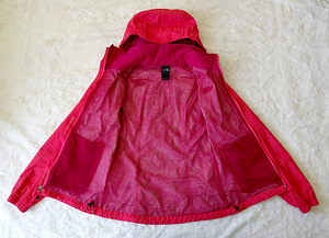Легкая весенне-осенняя куртка The North Face XS, очень хорош (2 фото из 6)