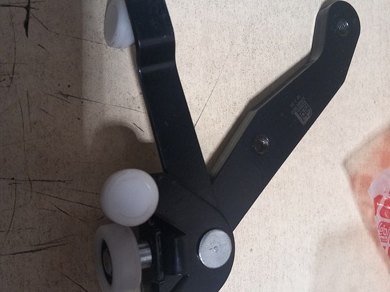 FEBI BILSTEIN liugukse rulliku juhik, 7E0843397L
