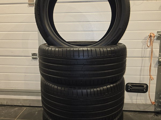 Pirelli P Zero Run Flat 275/40 R21, 315/35 R21