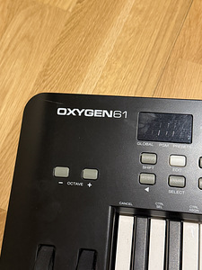 M-audio OXYGEN61 (2 foto / 2)