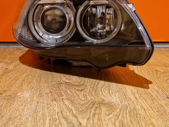 BMW E60 esituli enne facelifti
