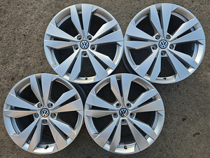 Новые ОРИГИНАЛЬНЫЕ диски R18 5x112 - Audi VW Seat Skoda (2 фото из 8)