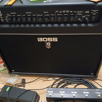 Boss katana artist mk2 + footswitch