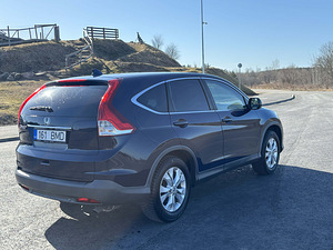 Honda CR-V (4 фото из 9)
