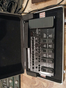Boss ME-90 с кейсом (1 фото из 1)