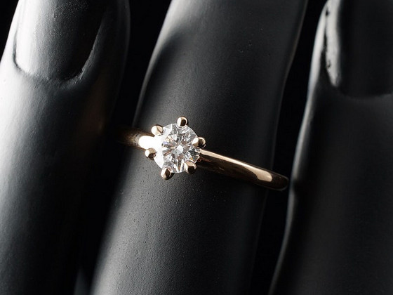 Kuldsõrmus teemandiga 0,54ct