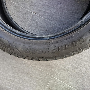 Goodyear lamellrehvid 4tk (235/50/R19) - Muster 4-5mm