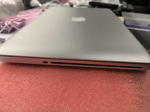 MacBook Pro 13" Mid-2010 (6 фото из 8)