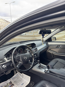 Mercedes Benz E220 CDI (w212) (7 фото из 10)