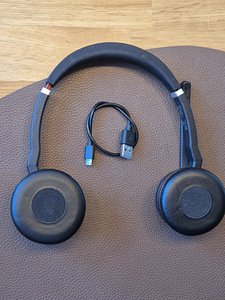 Jabra Evolve 75 Bluetooth juhtmevabad kõrvaklapid (ANC) (4 foto / 4)