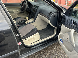 Autorent Škoda Oktavia (8 фото из 9)
