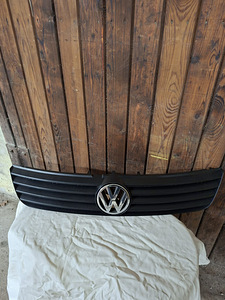 Решетка радиатора Volkswagen Passat B5 (1 фото из 1)