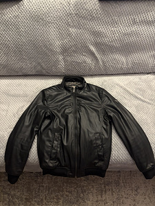 Кожаная куртка Guess (1 фото из 3)