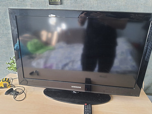 Телевизор samsung (2 фото из 3)