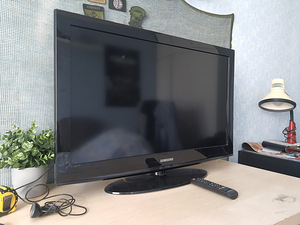 Телевизор samsung (3 фото из 3)