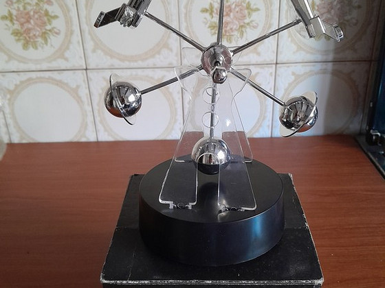 Кинетическая игрушка новая