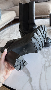 Naiste saapad TOD’S, suurus 38 (5 foto / 5)
