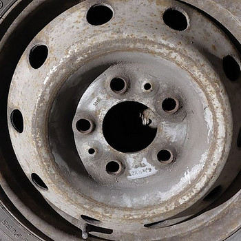 16" диски 5x130 6x16 et68 с шинами Nokian 205 75 16C