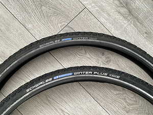 Зимние покрышки Schwalbe Winter 700x40 28 (7 фото из 8)