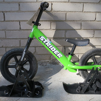 Strider jooksuratas koos suuskadega