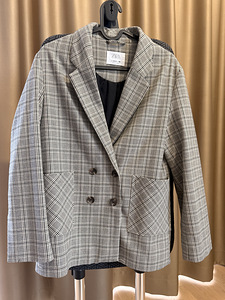 Пиджак Zara для девочки 164 б/у (2 фото из 4)