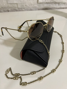 Очки Valentino (2 фото из 2)