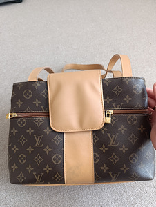 Продам сумочку (1 фото из 4)