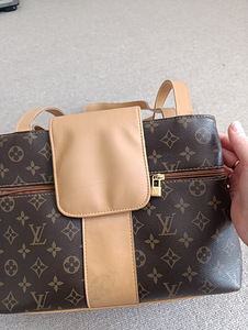 Продам сумочку (2 фото из 4)