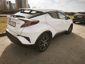 Toyota chr (8 foto / 8)